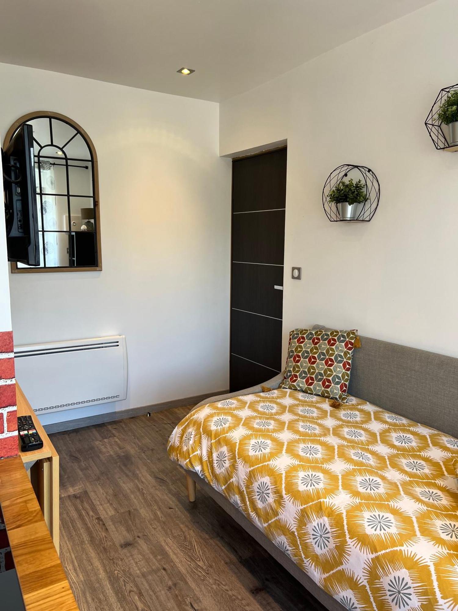 Appartement Les Haltes de la Rive Gauche à Sury-pres-Lere Extérieur photo
